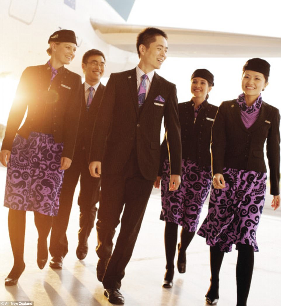 老照片记录新西兰航空空乘制服70年前世今生