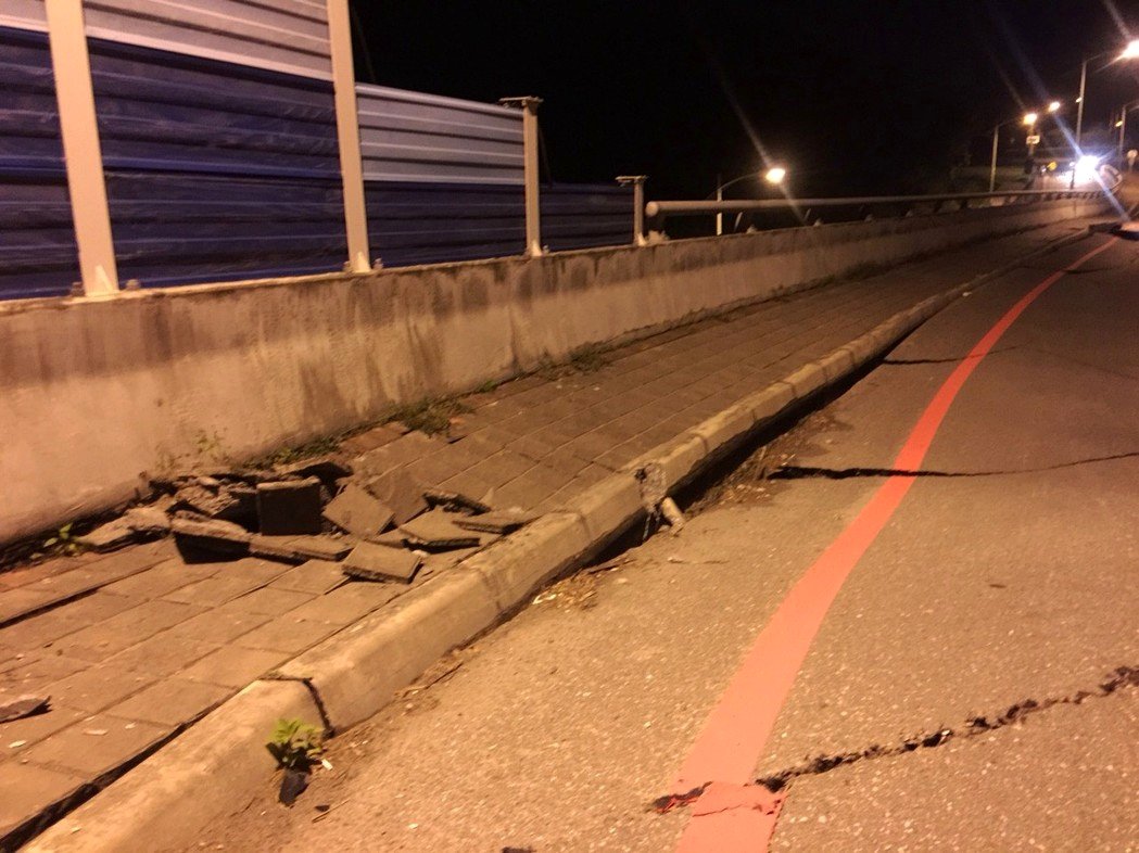 台媒 花莲市深夜7级强震 已导致至少2死百余伤