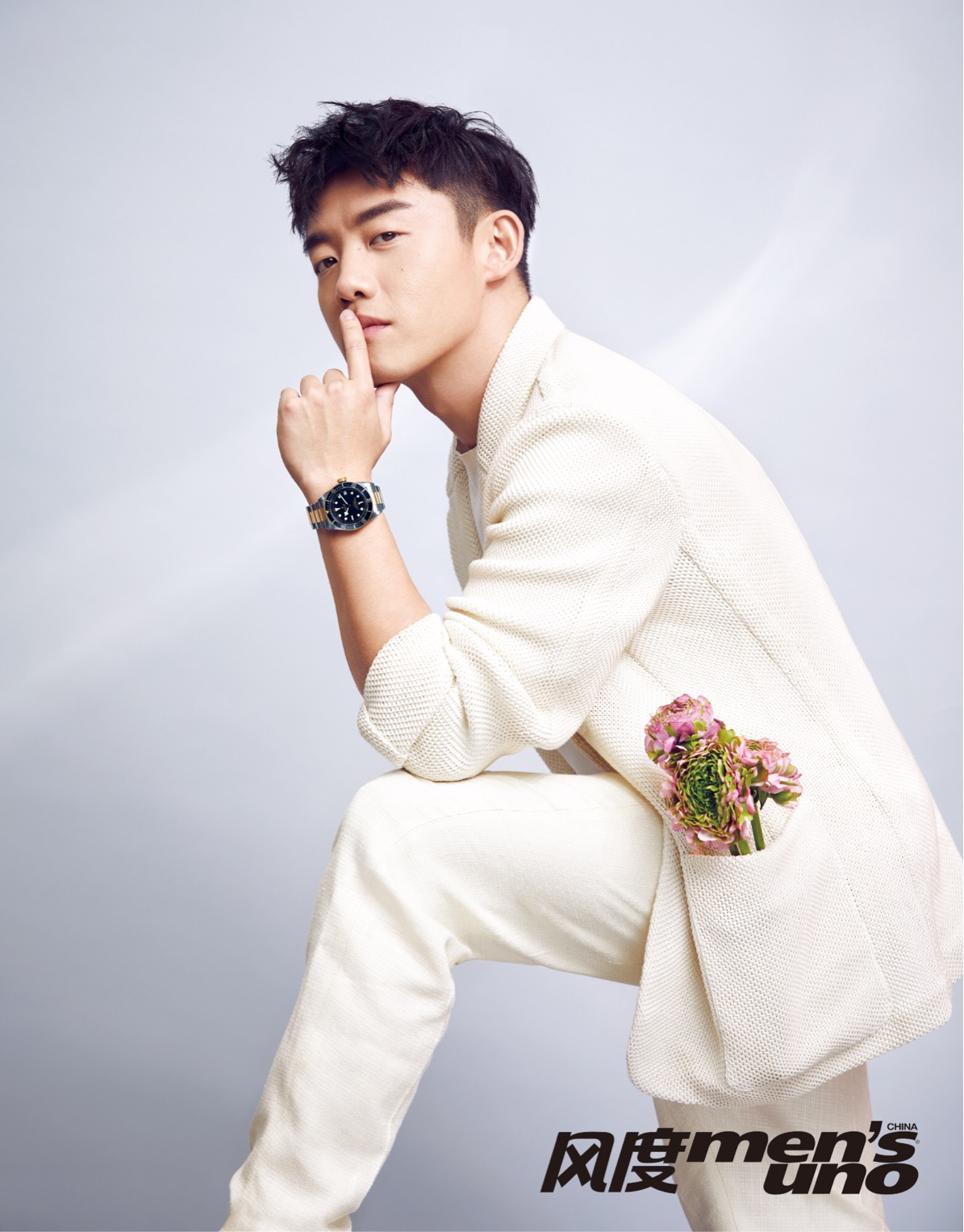 郑恺登杂志封面复古摩登演绎都市新青年