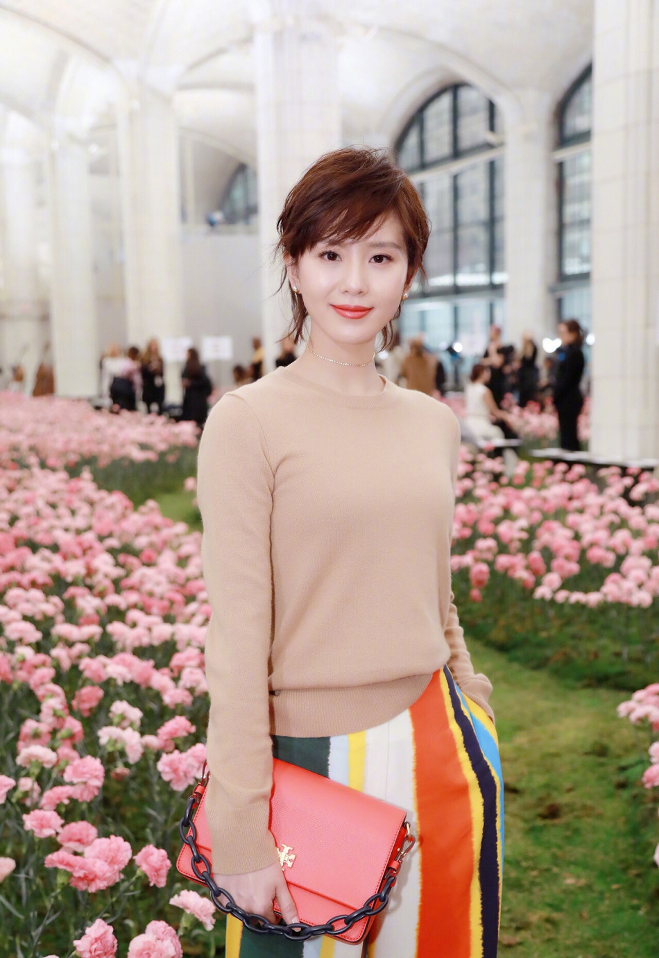 8 刘诗诗清爽现身纽约时装周 优雅动人活力十足