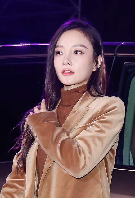 李小璐出席活动容光焕发心情好