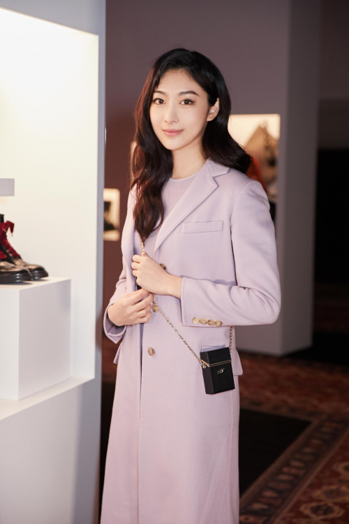 90后小花钟祺巴黎行畅聊真法式