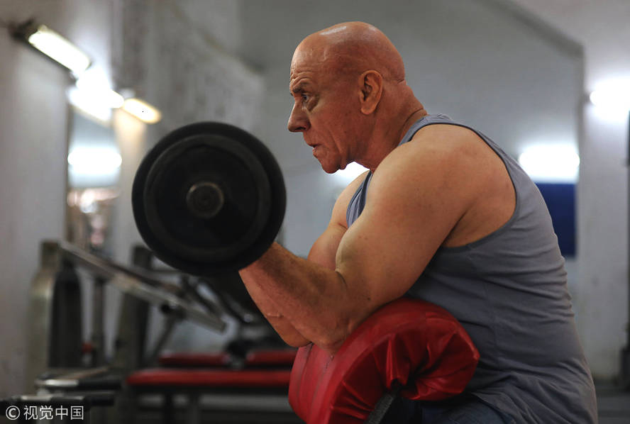 埃及80岁老人坚持健身仍是肌肉猛男