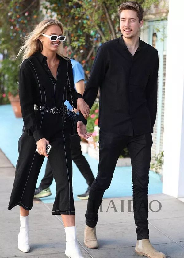 2018年2月28日,维秘天使romee strijd和男友laurens van leeuwen在西