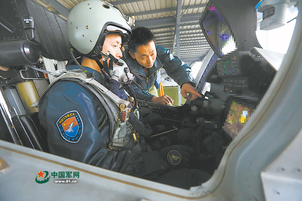 6 歼-16战机座舱内部曝光 性能很先进