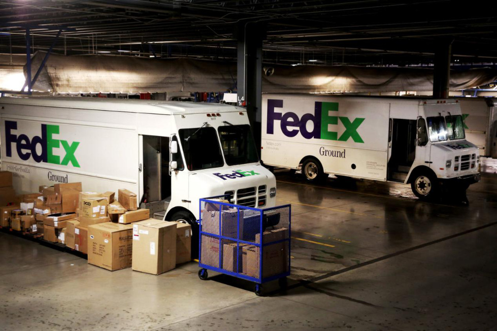 紧跟领跑者亚马逊 美国快递物流纷纷布局机器人