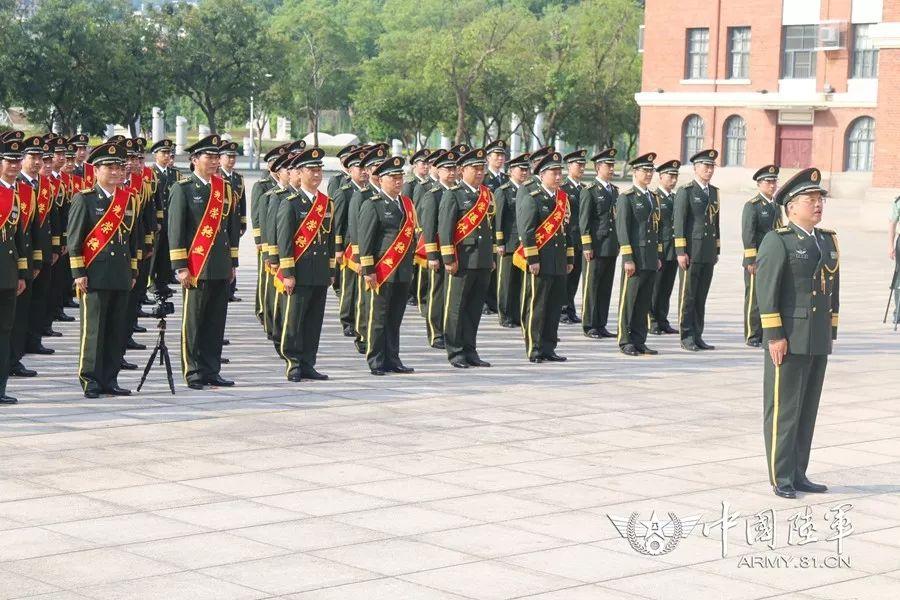 火狐电竞:2017年陆军干部转业安置工作成绩单发布