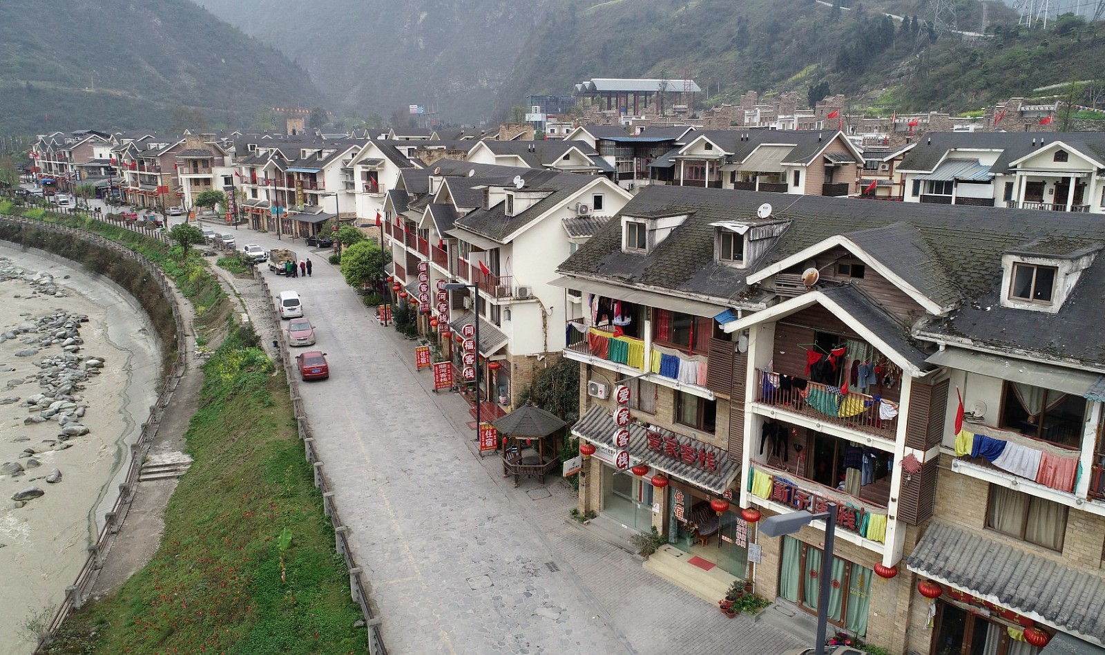 浴火重生!航拍震后10年的汶川映秀镇