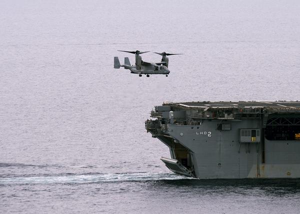 7 又多一艘:f-35b在黄蜂级二号舰上进行起降