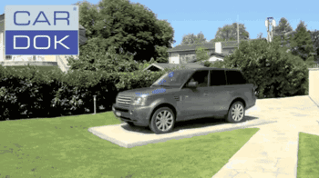 这样不仅节省了原本停多辆车的空间，还更安全，你要不说，没人知道还隐藏了个停车库在地底下！