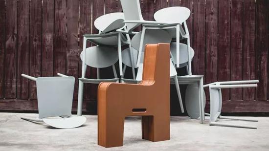 方便的平板包装，要想带出门使用也不成问题。