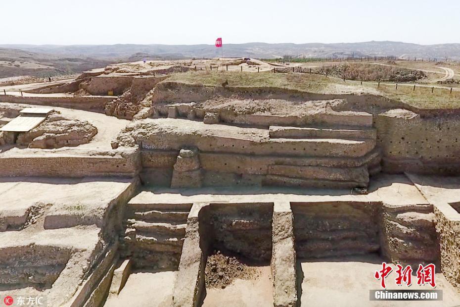 陕西神木石峁遗址发现4000年前大型陶鹰