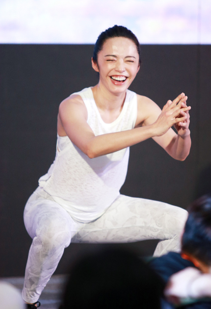 姚晨变拳击女神做训练大秀曼妙身材