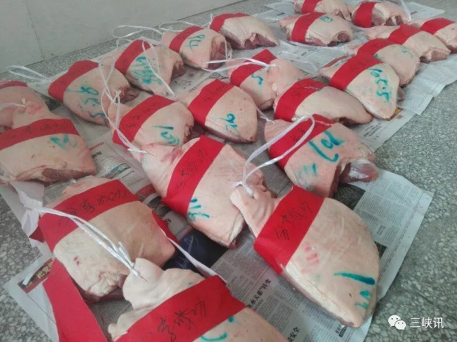 重庆一学校奖励优秀学生猪肉 网友:很实在