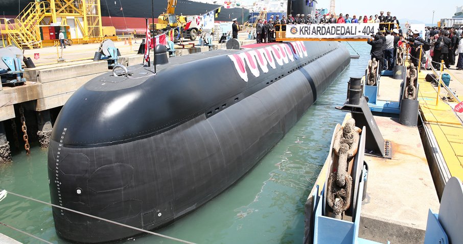 3 韩国为印尼制造第二艘潜艇交付 编号404