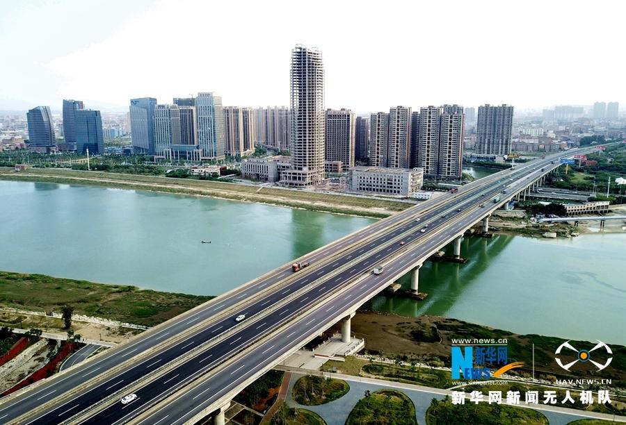 图为福厦高速公路泉州段建的沉洲(高速)特大桥新华网发(林楷煜 摄)