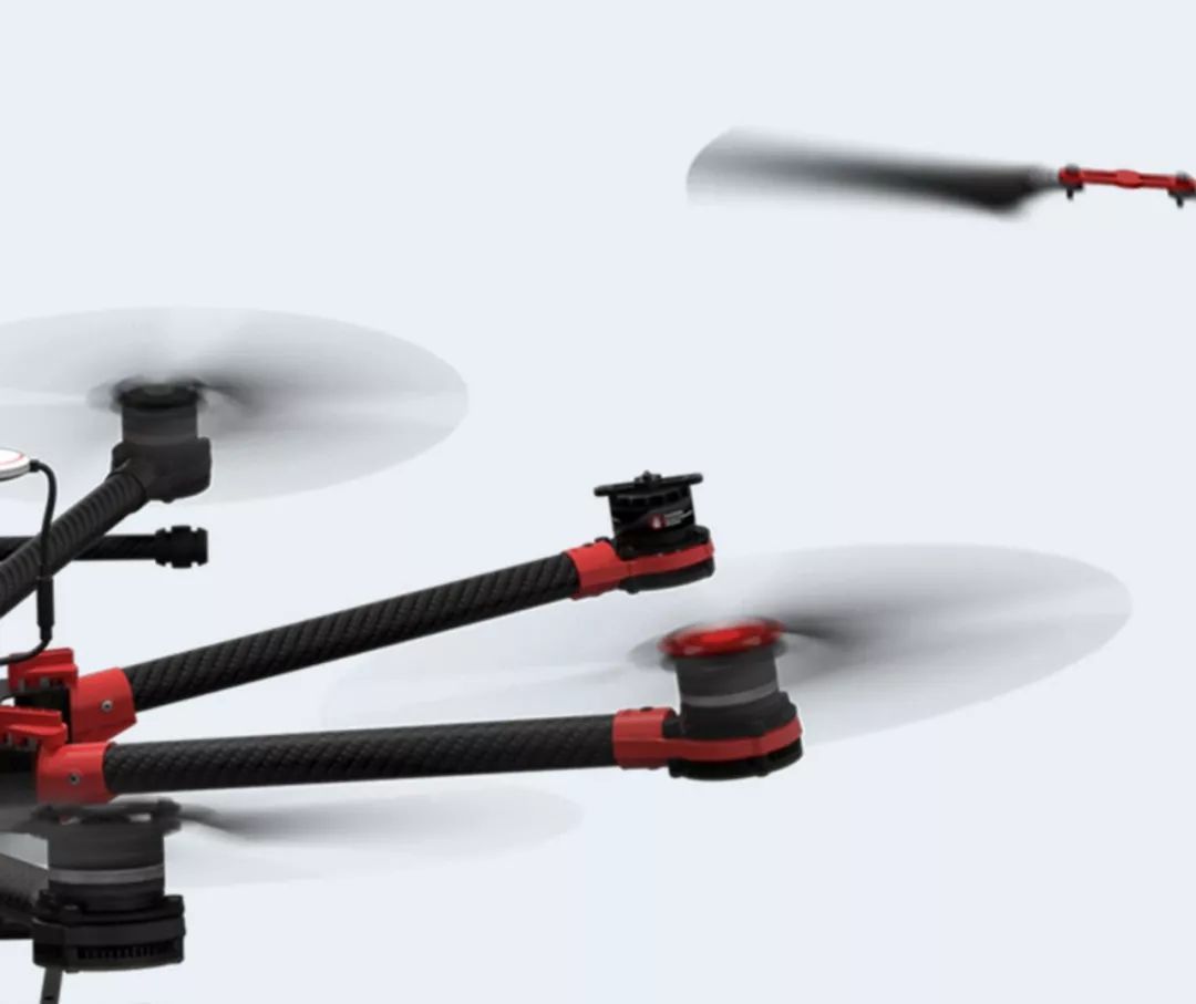 *大疆A3飞控的容错控制系统甚至可以在六轴或八轴飞行器出现动力故障时自动稳定飞行姿态。