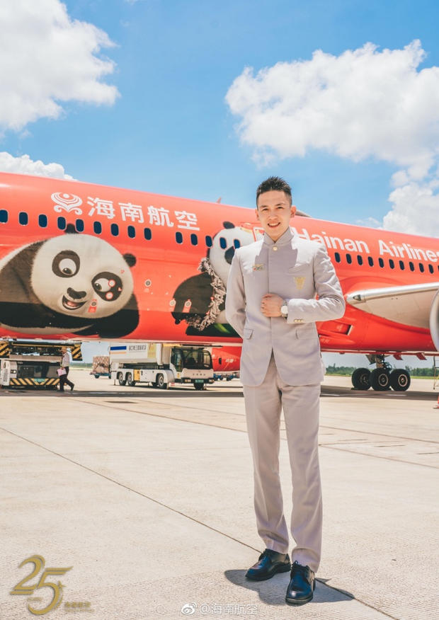 海南航空全新空姐空少制服曝光 美女帅哥很养眼!
