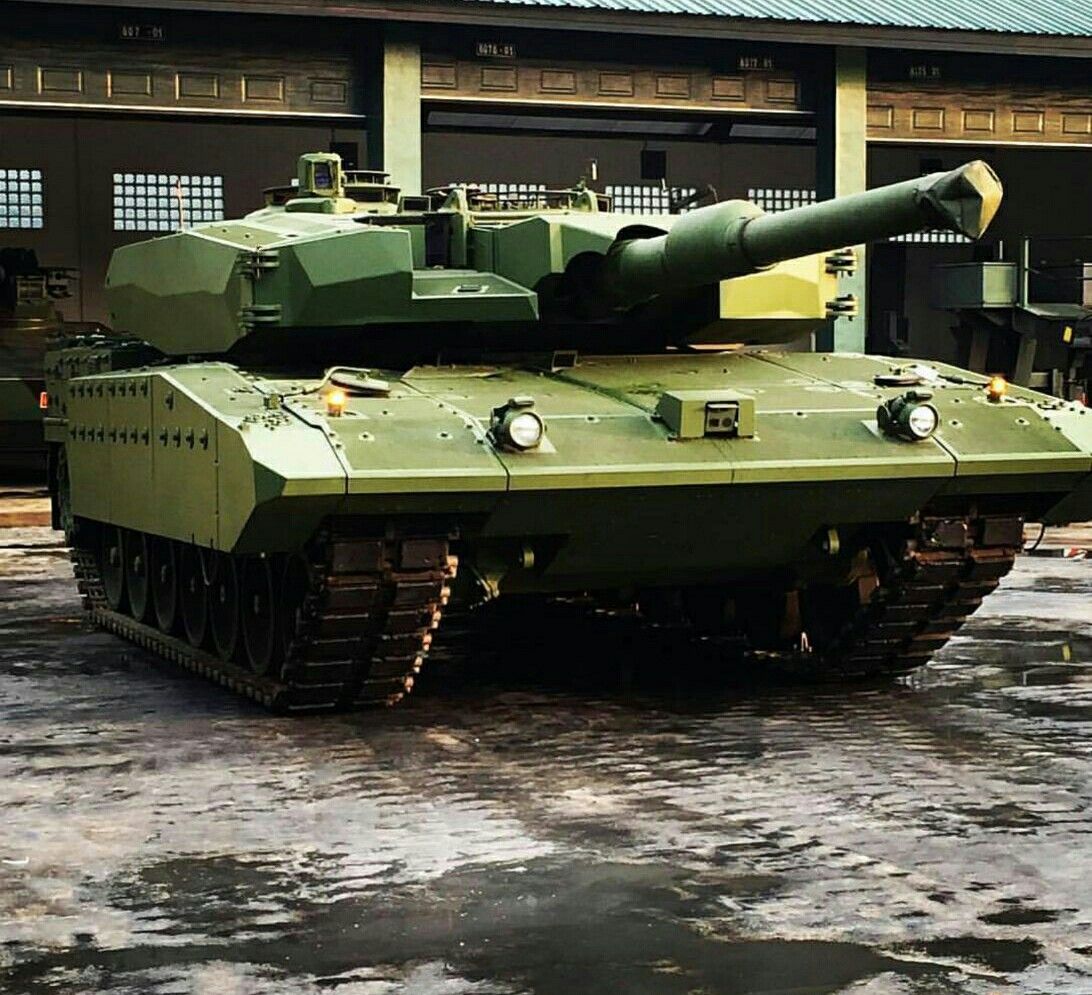 4 豹2坦克热带丛林伪装 你能看出图中有几辆?