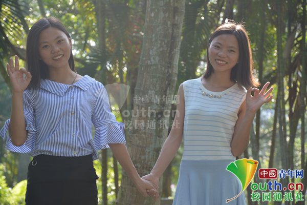 图为陈翠华（左）和陈翠平合照