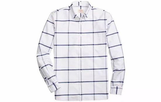● 老牌衬衫牌子 Brooks Brothers 的衬衫是极简的大格纹。