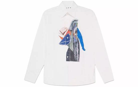 ● Marni 的印花是品牌签名元素，这间衬衫上的抽象图案文艺又独特。