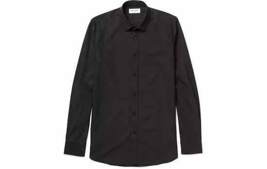 ● 黑色几乎成了新 Saint Laurent 的代表色，这件衬衫即是全黑单品。