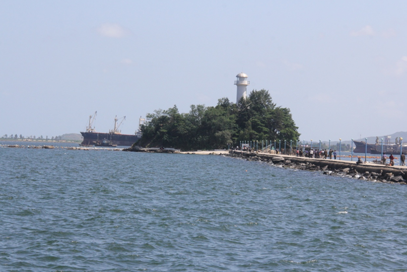 元山市海滨一角.莽九晨摄