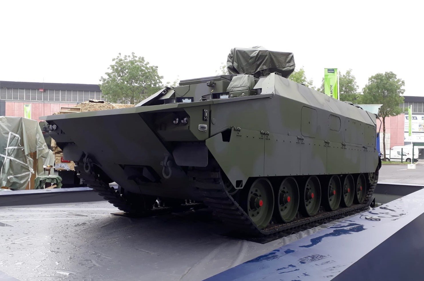 挑战05式两栖战车?德国展示新型船型两栖装甲车