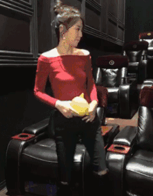 石原里美这张照片大家还敢认吗?女版董思成的视感，这胳膊粗的……