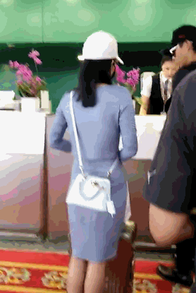 魏晨和女友现身