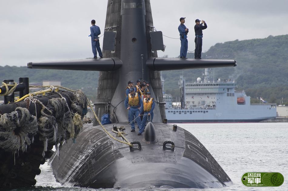 22 日本海自蒼龍級潛艇現身關島 和美軍熱情互動