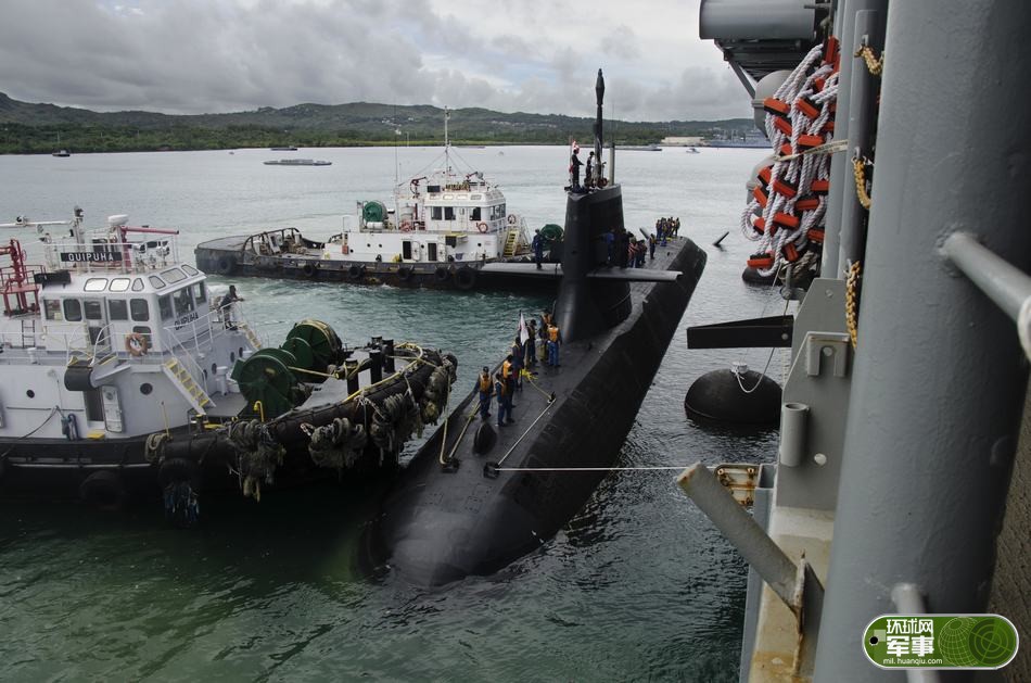 22 日本海自蒼龍級潛艇現身關島 和美軍熱情互動