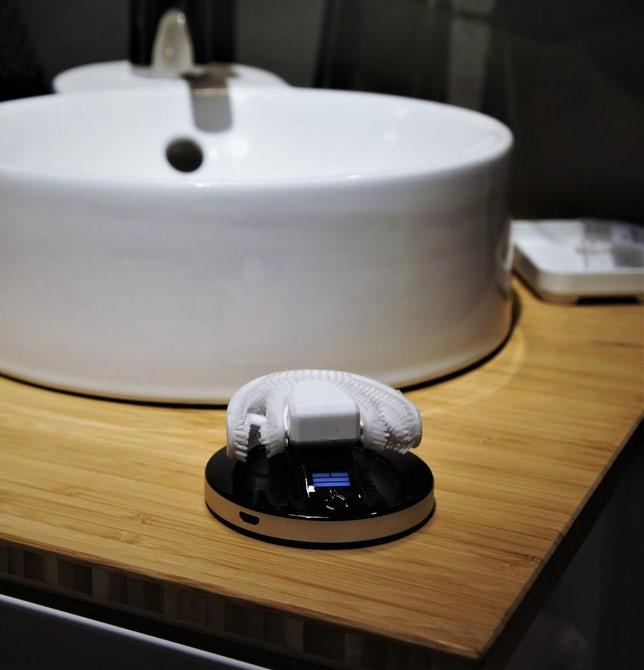 使用声波技术 这个牙刷可高效清理和保护口腔健康