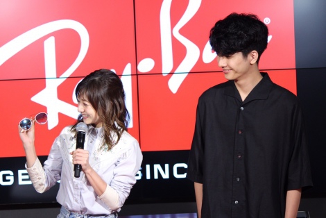 组图 艺人伊藤千晃出席活动自曝喜欢眼镜男 组图 艺人伊藤千晃出席活动自曝喜欢眼镜男