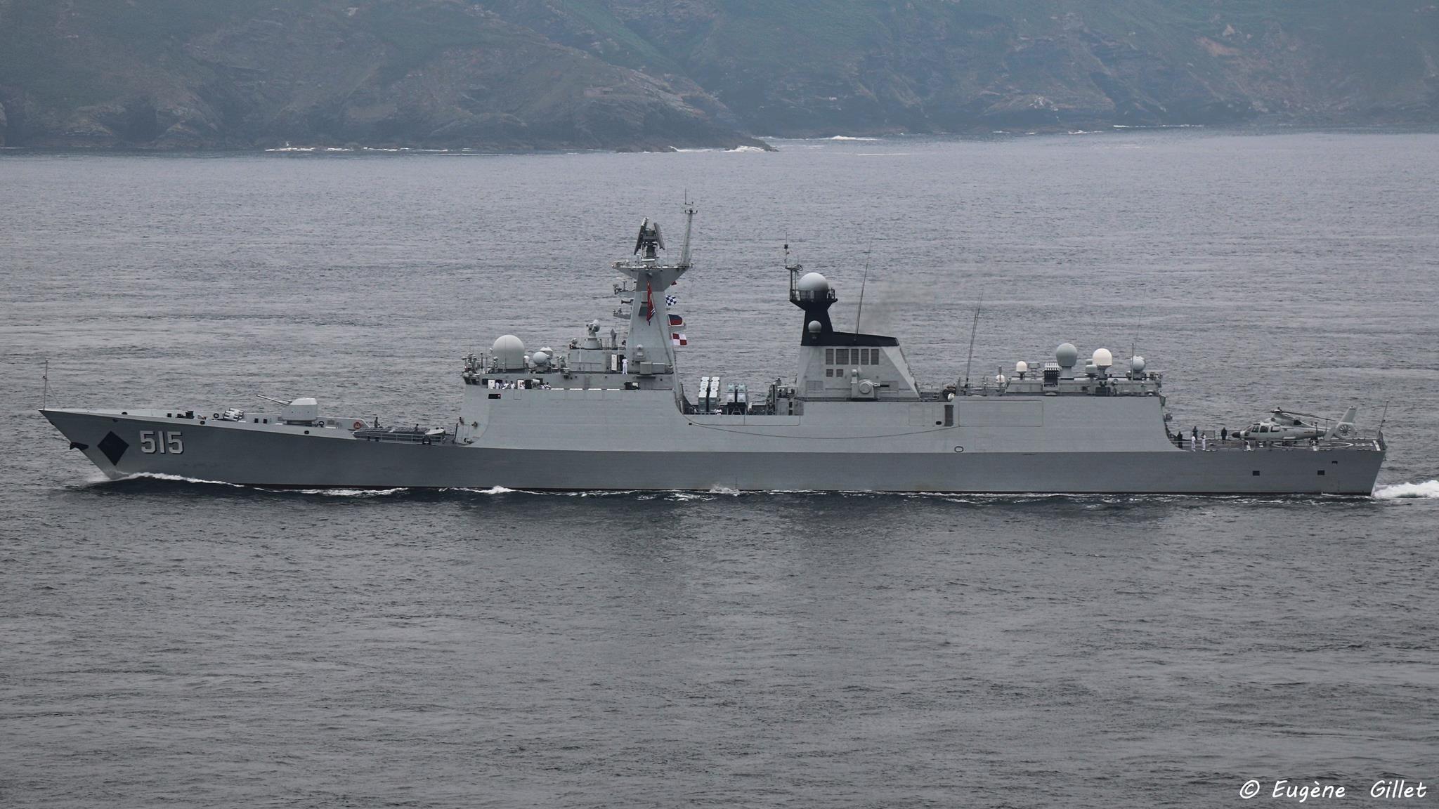 14 054a滨州舰大雨中技术停靠法国布雷斯特港