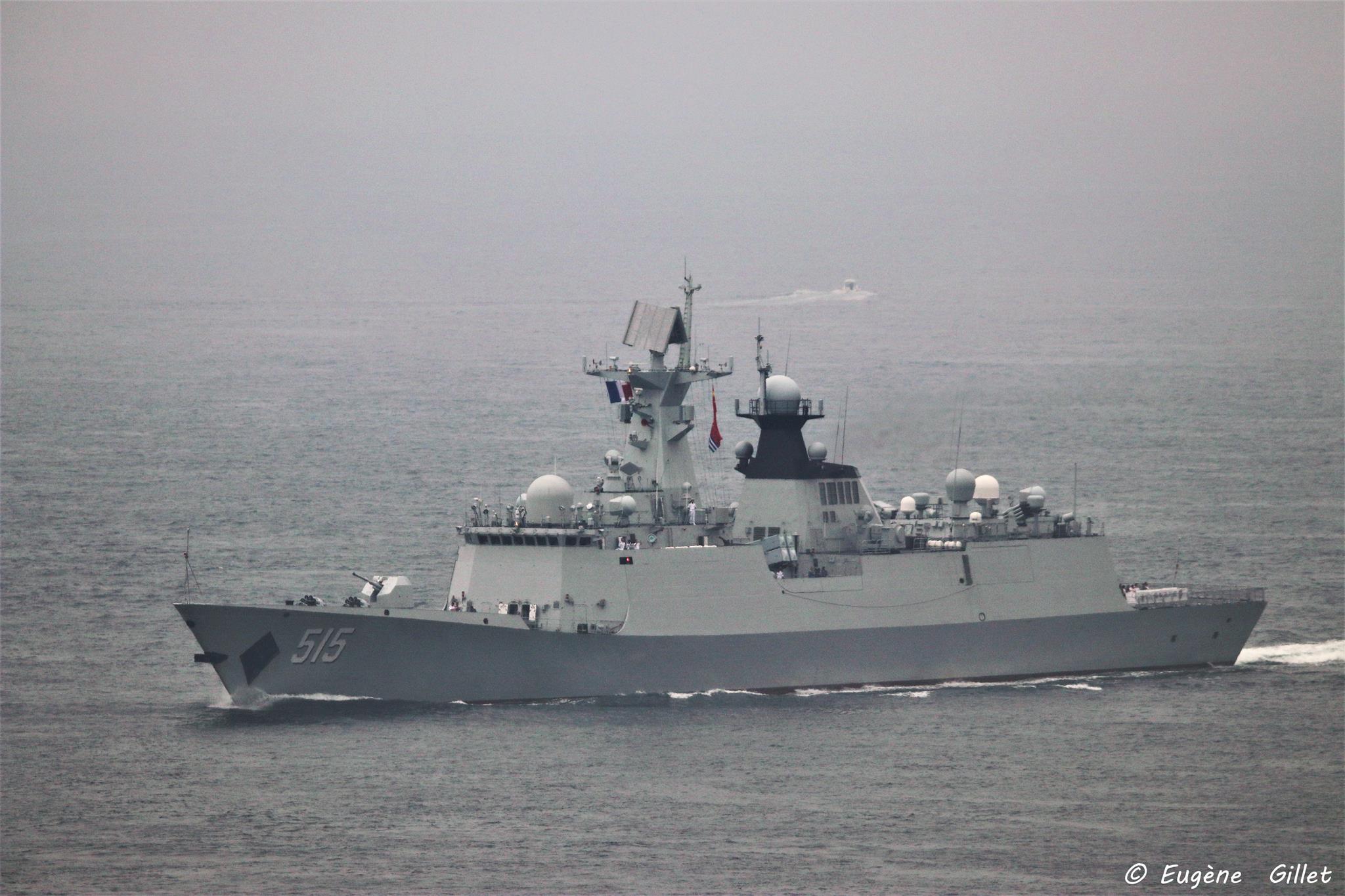 14 054a滨州舰大雨中技术停靠法国布雷斯特港