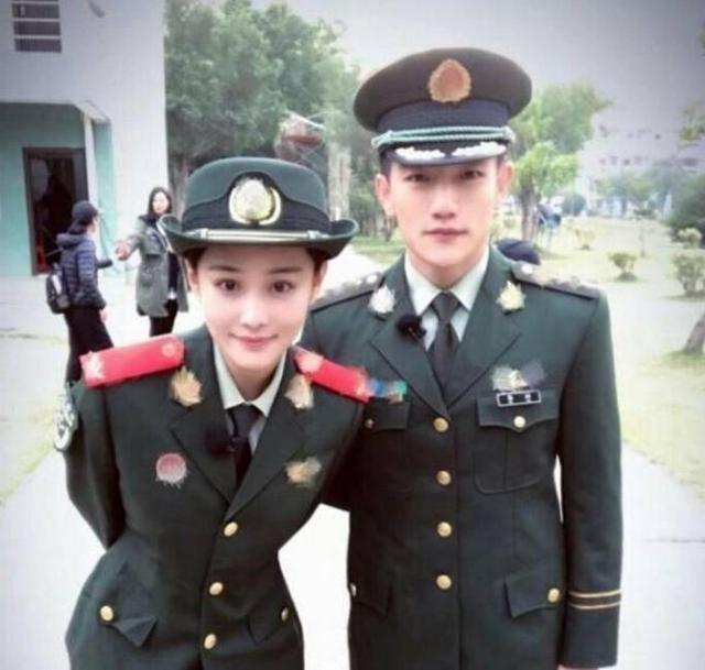 而早些日子有网友在网络上曝光了一组张馨予与一名神秘男子亲密同行的照片。
