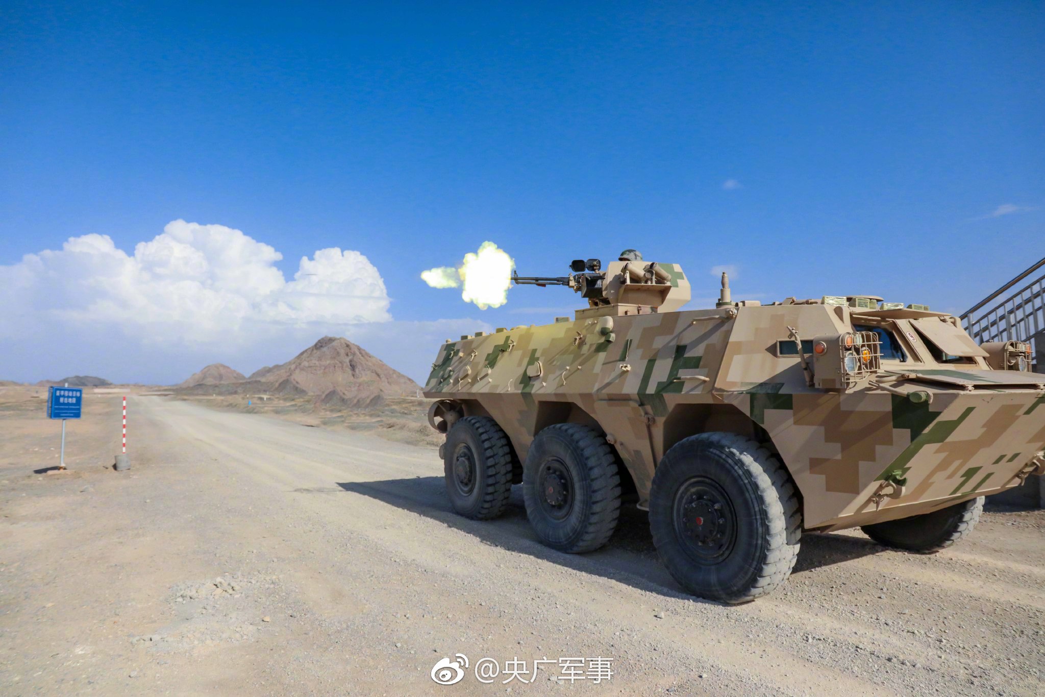 中国装甲车壁纸图片