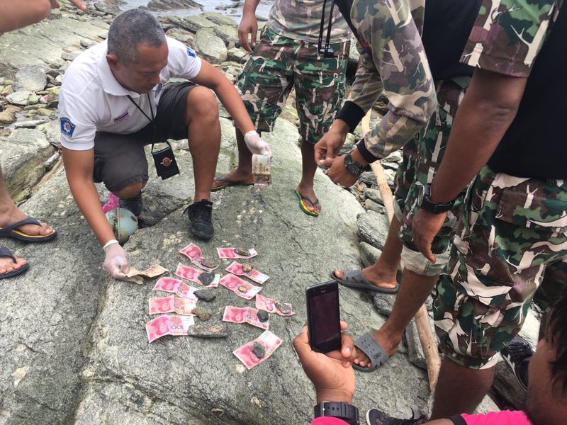 11日，泰方在打捞出的中国遇难者遗体的衣服内发现了人民币。