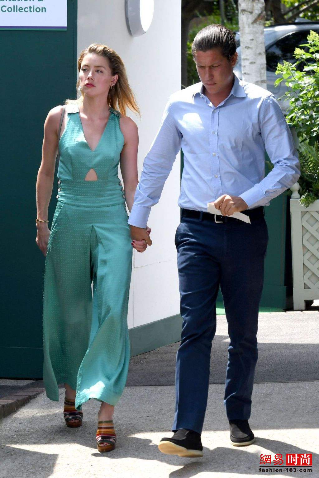 amber和德普离婚后找了他做男友虽然同岁但走在一起像父女恋