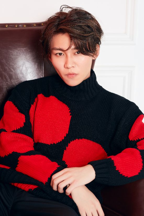 刘怡潼慵懒少年感写真发布