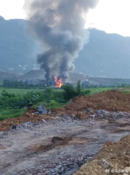 四川江安县一工业园区发生爆燃事故已致19人死亡