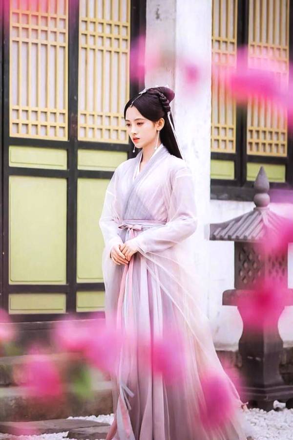 8个版本"白娘子",杨紫最呆萌赵雅芝最经典