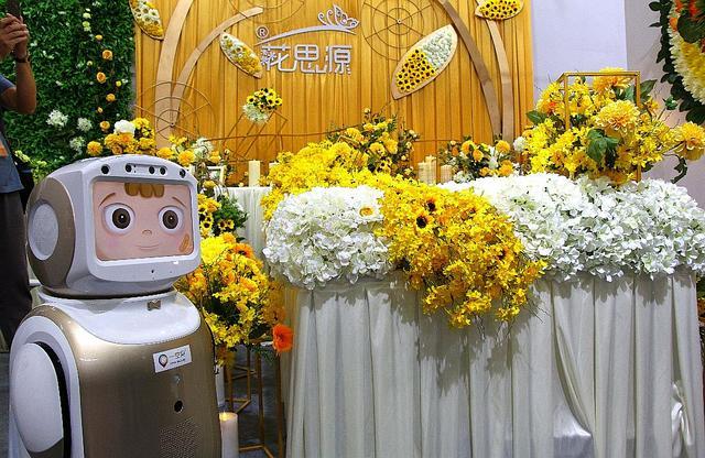 外媒殡葬市场太火爆中国公司要用ai主持葬礼