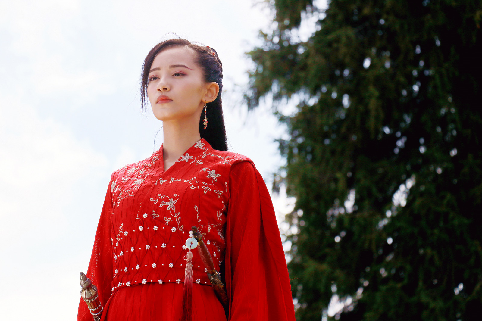 《绝代双骄》于新疆正式杀青,剧中小仙女张菁的扮演者王禛也完成了