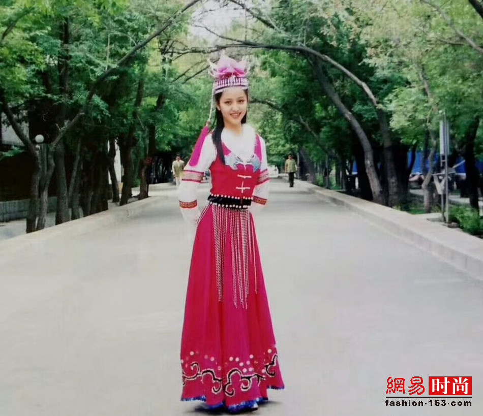 罕见!佟丽娅学生时代旧照曝光略显婴儿肥