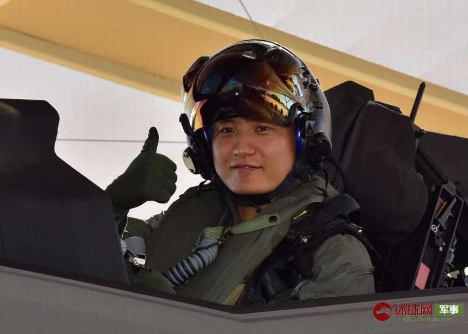 不造国产五代机了?韩国飞行员首飞f-35a战机