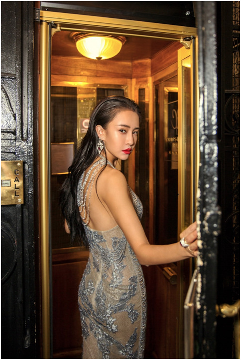 母其弥雅转型成时尚icon国际脸征服巴黎备受瞩目