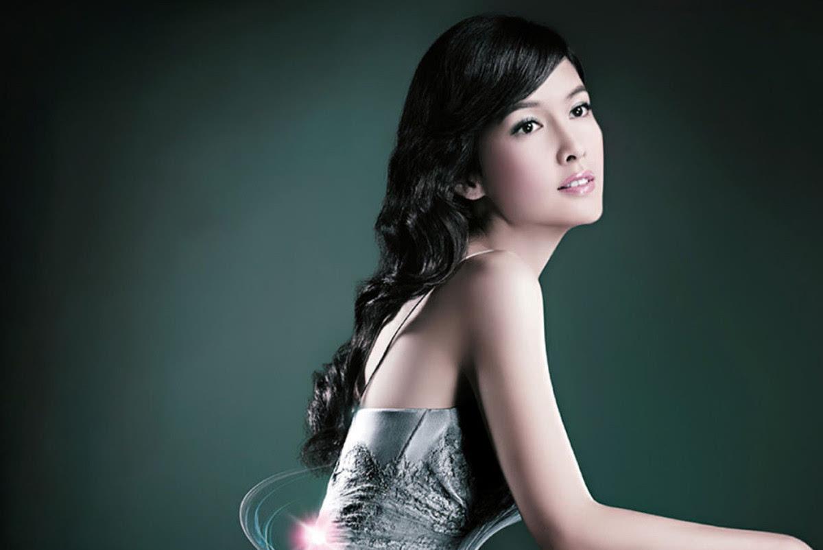 她是90年代美艳女神,42岁时嫁风流公子哥,如今51岁膝下无子